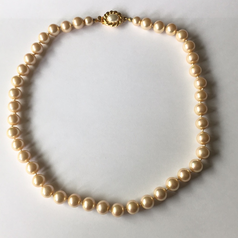 Vintage pearl necklace